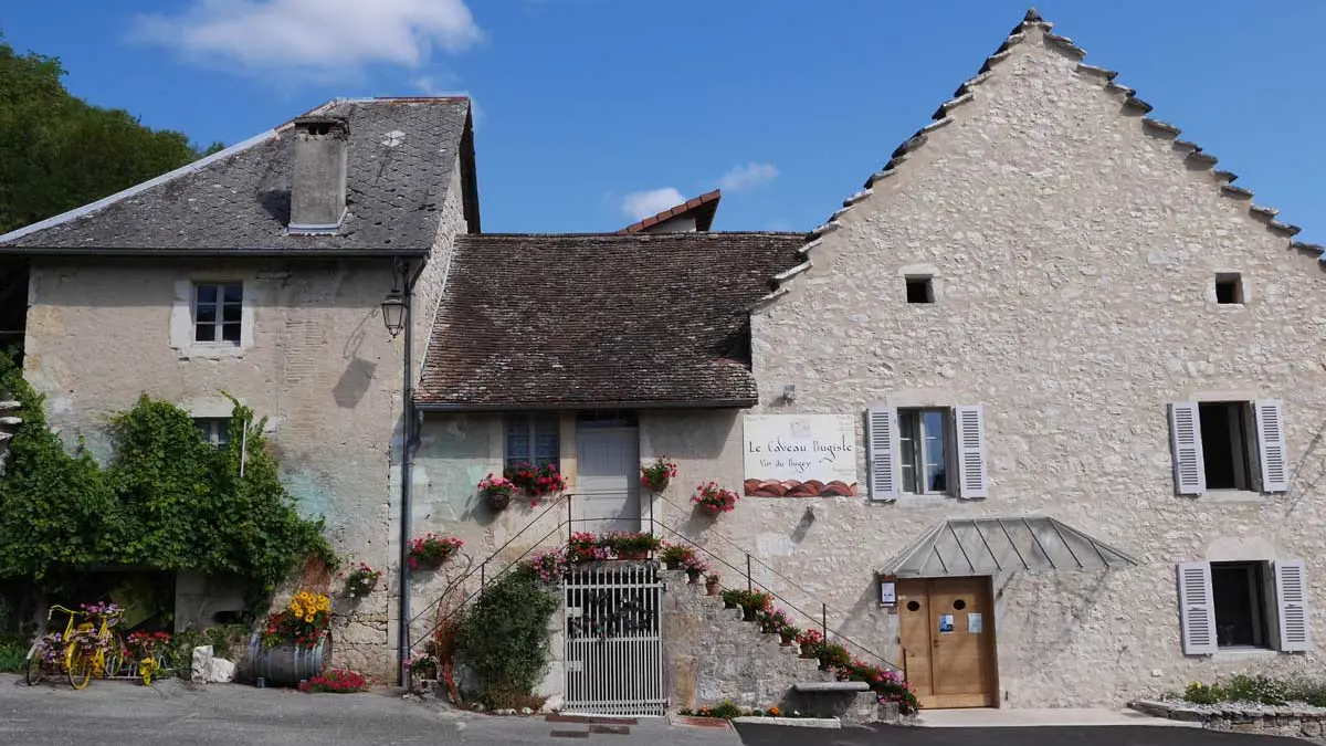 Vue extérieure du Caveau Bugiste