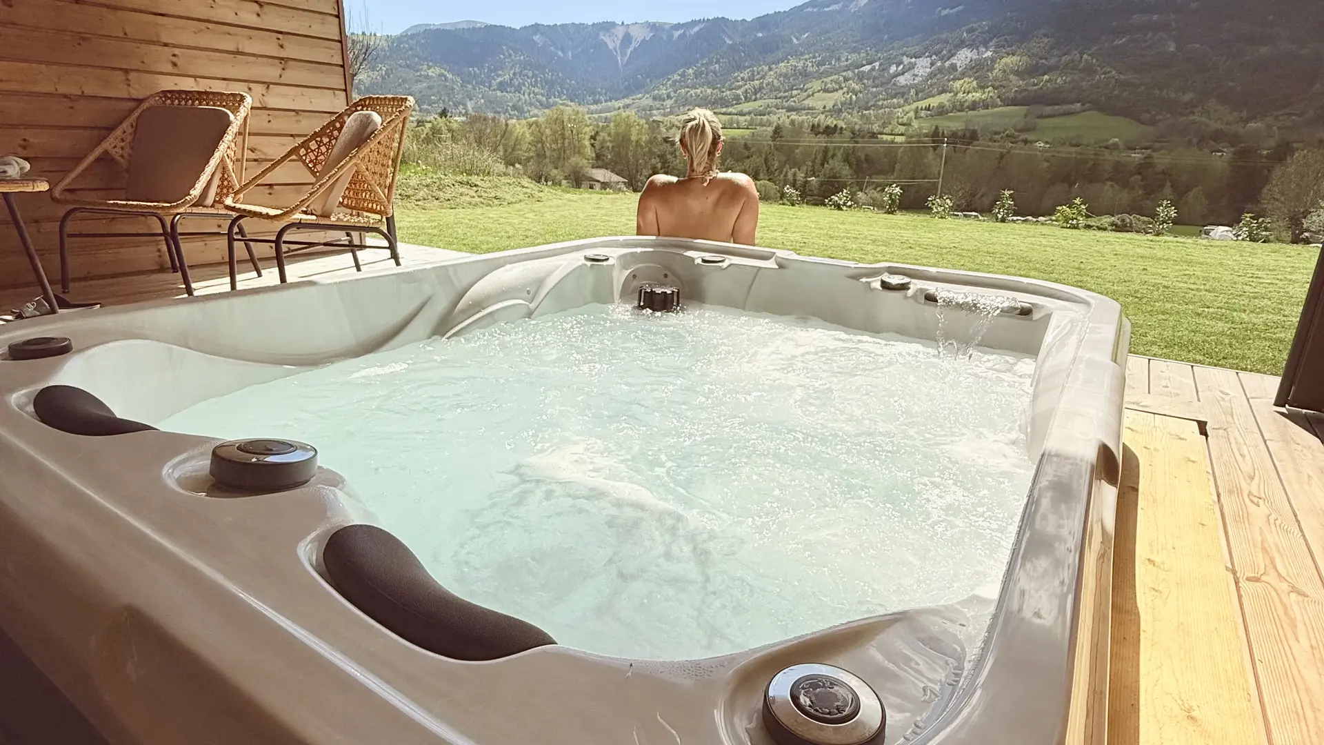 jacuzzi et terrasse