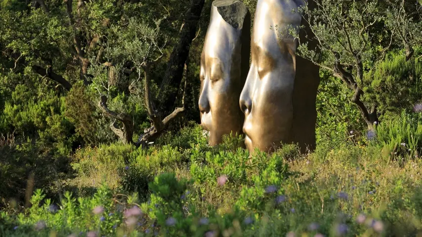 Jaume Plensa, Les Trois Alchimistes, 2018 Bronze et patine naturelle 4 X 1,40 X 1,30 m