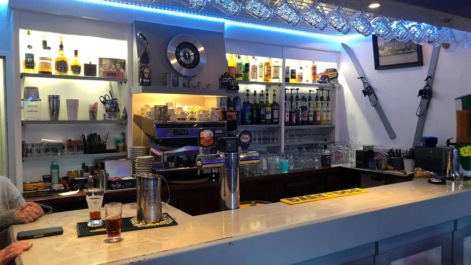 Chinfrey bar