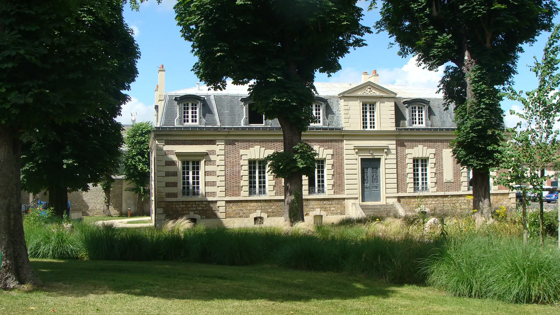 MJC, parc des Sophoras, Montesson