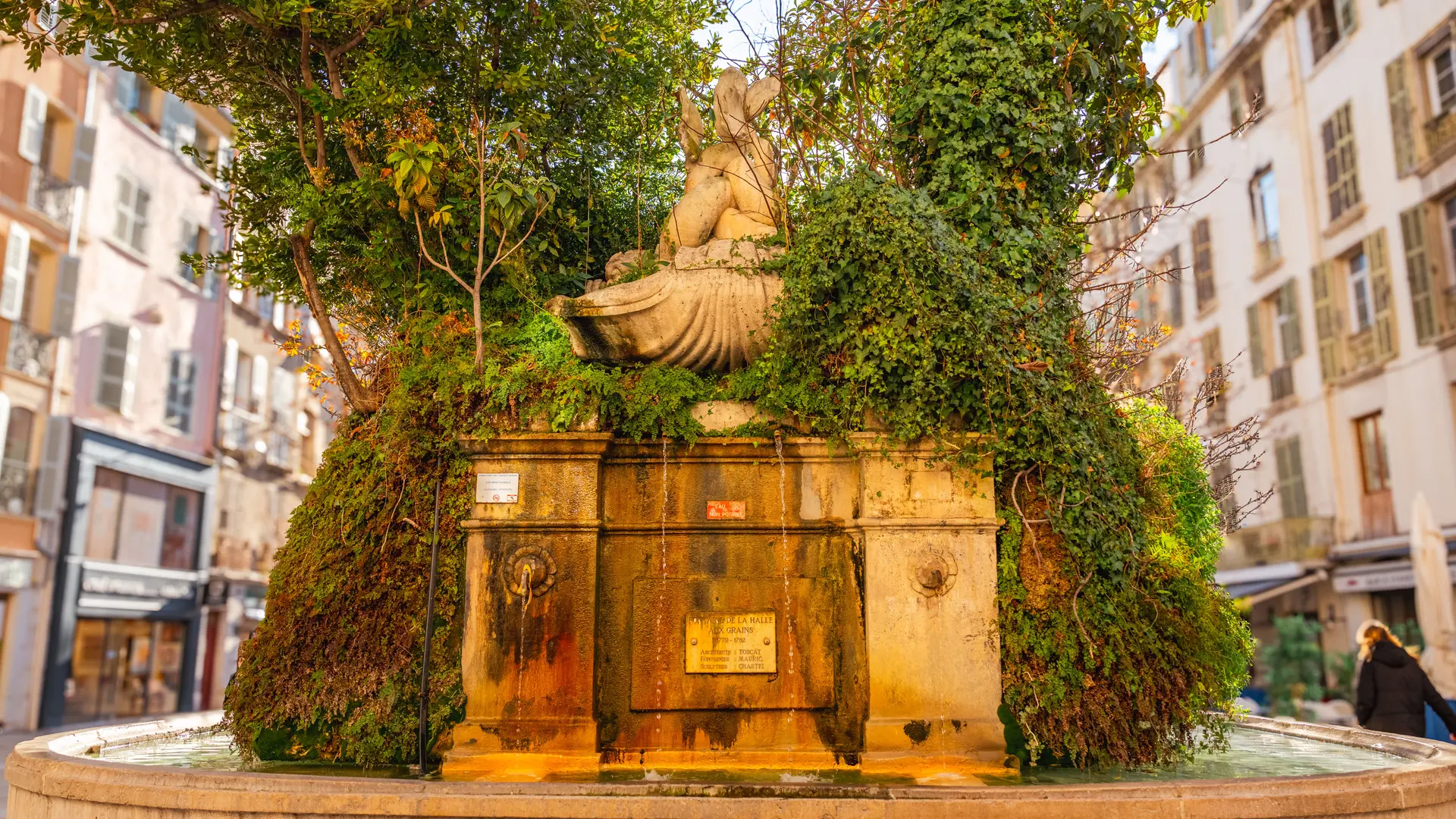 Fontaine de la halle aux grains, place Puget