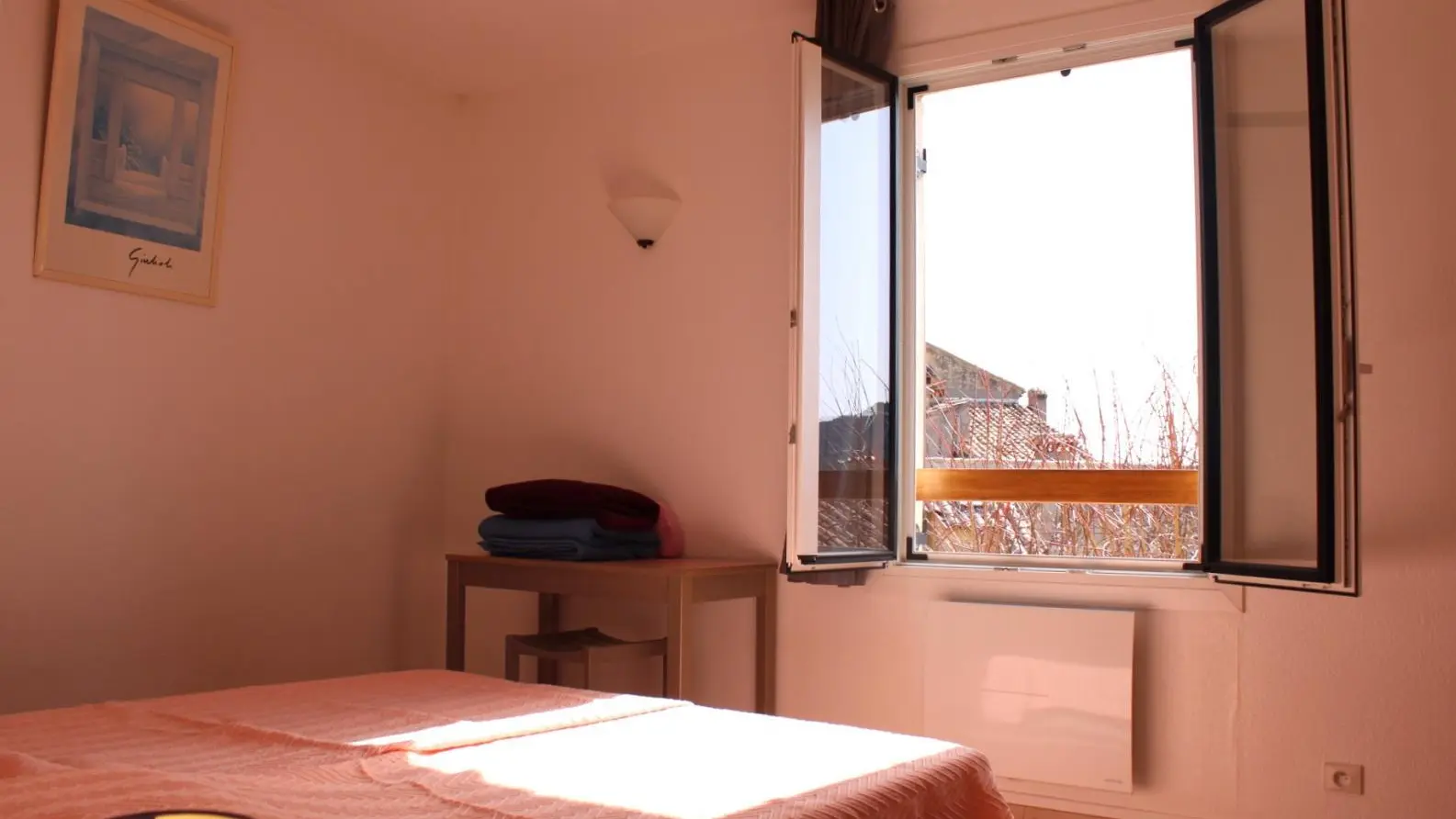 L'Escaou Très-Chambre 3 lits jumeaux-Coursegoules-Gîtes de France Alpes Maritimes