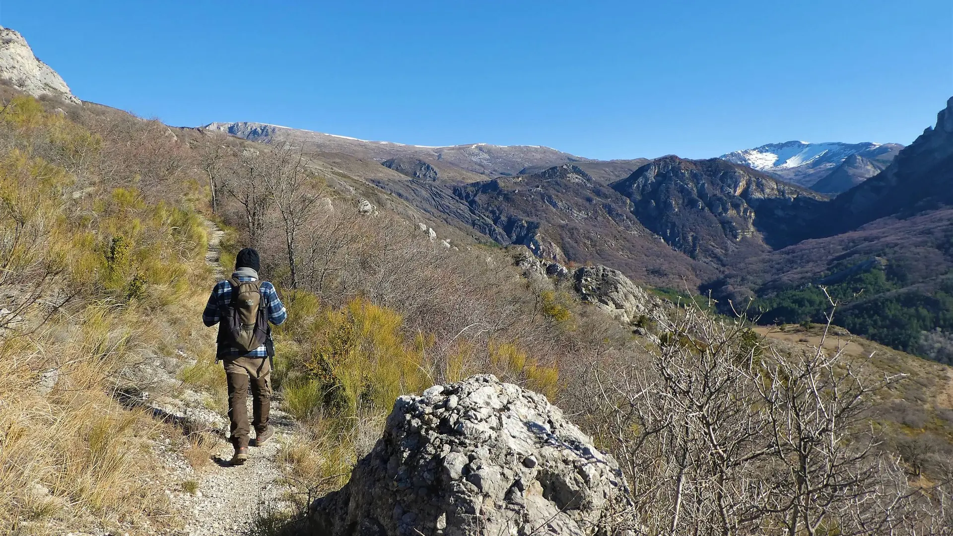 Panorama sur les sommets des Monges