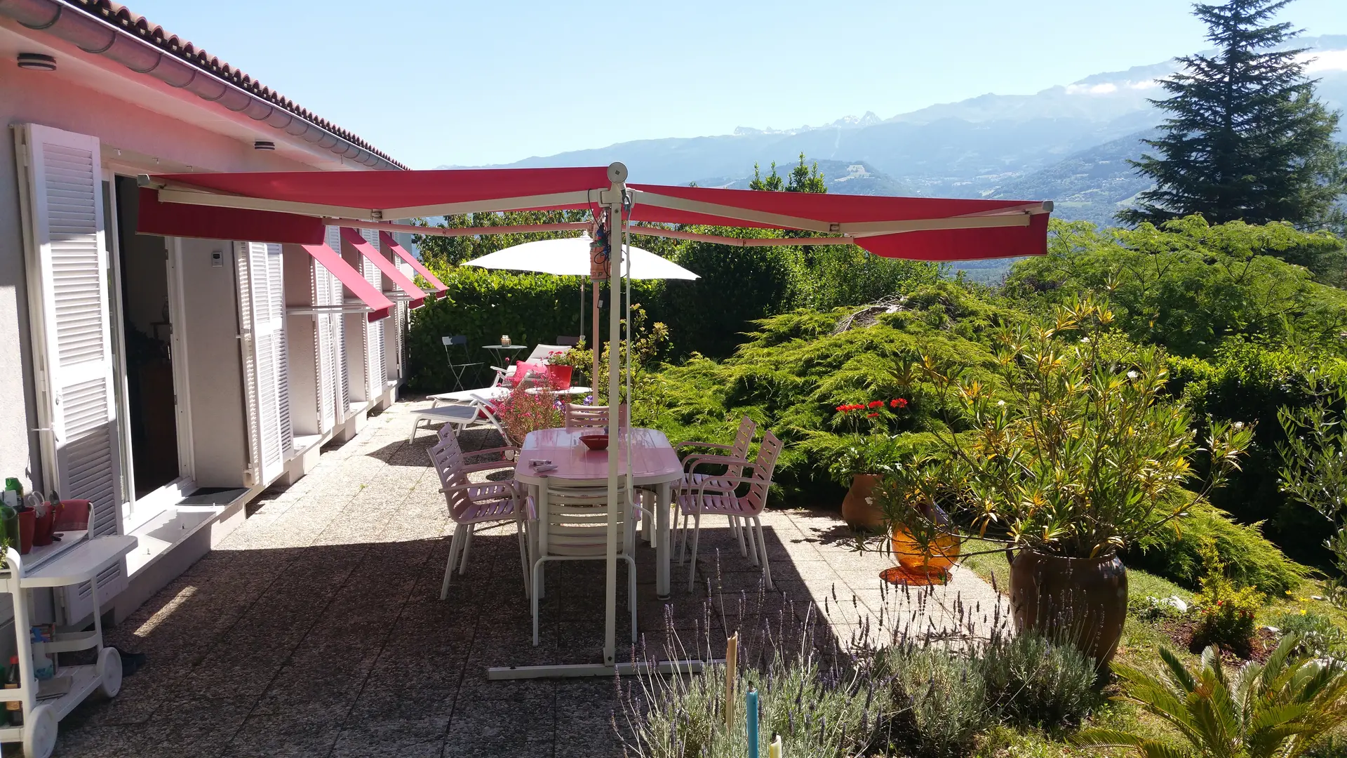 Terrasse vue massif de Belledonne