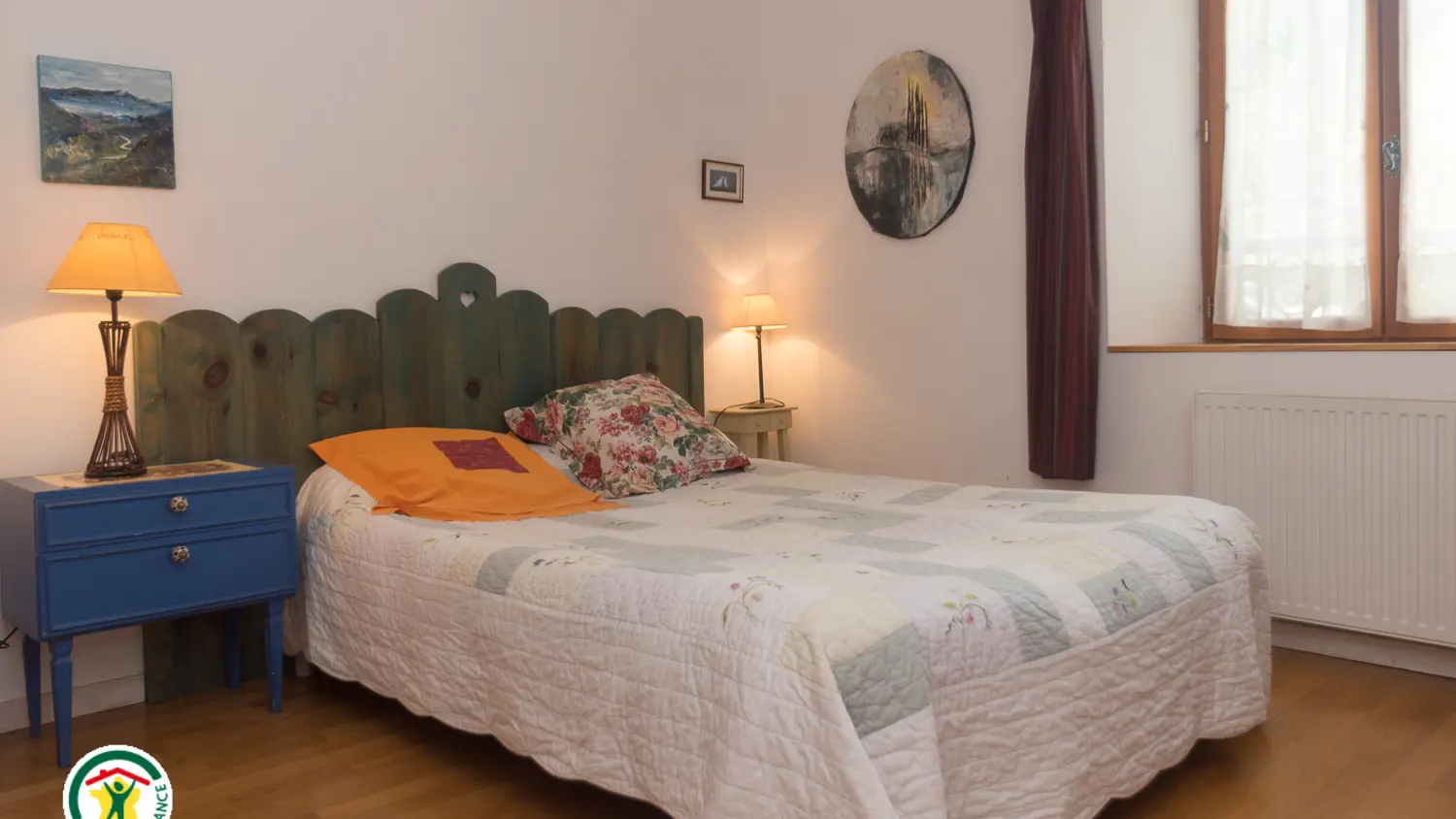 Chambre Vénus au 1er, s.d'eau, wc privatif