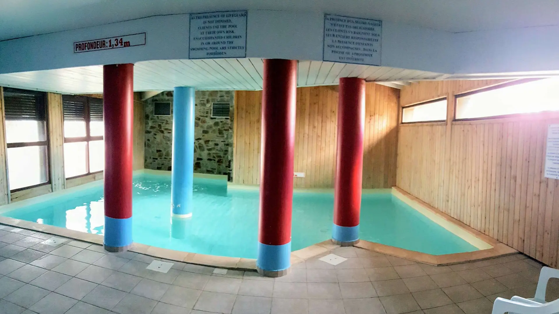 piscine intérieure