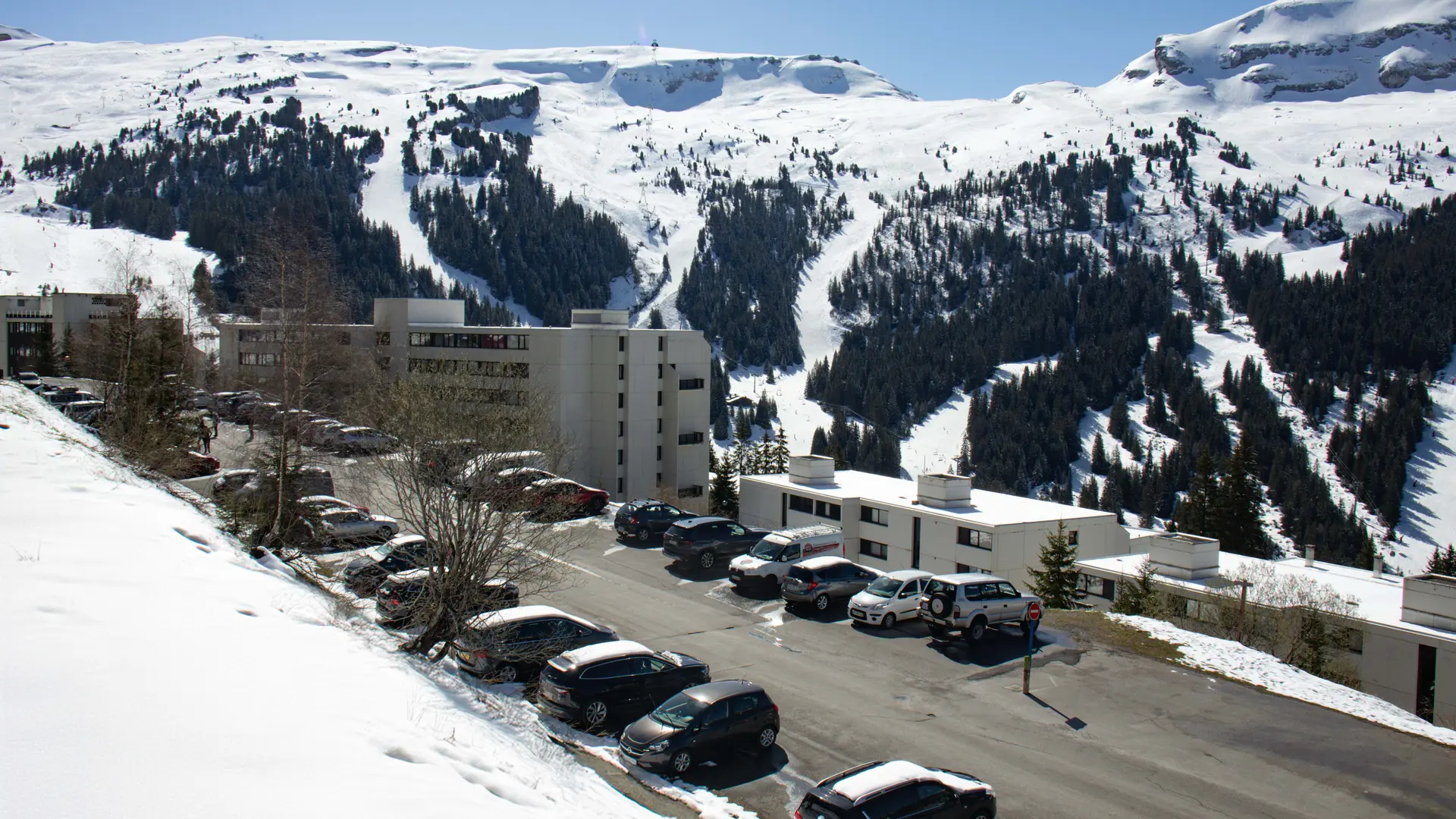 Vue du parking depuis la deuxième niveau