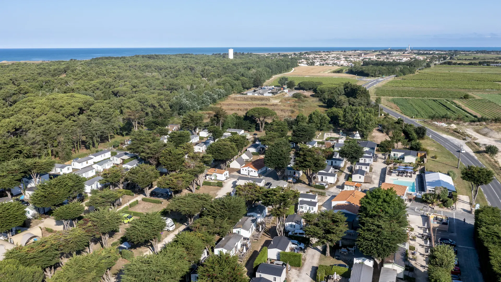 Vue aérienne Phare des baleines