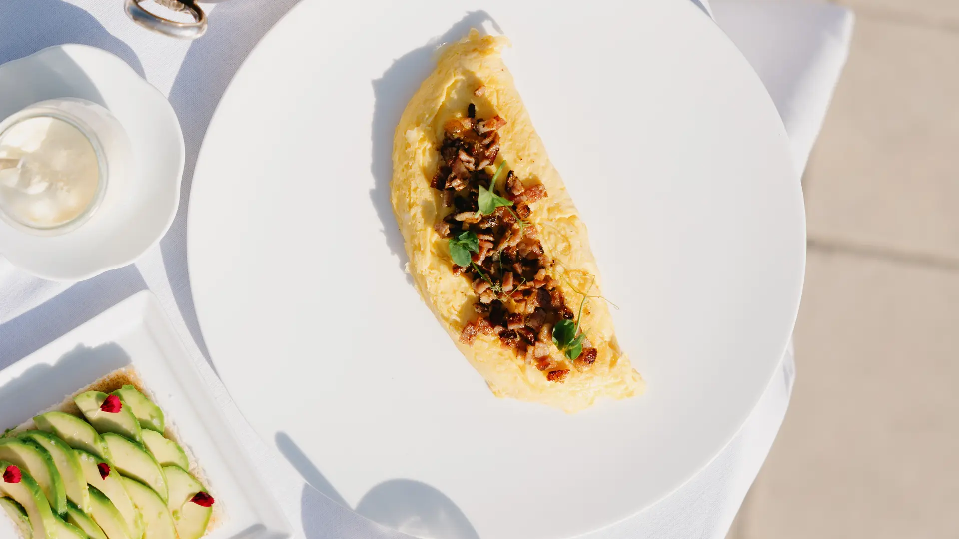 Gerichte (Omelett Und Avocado)