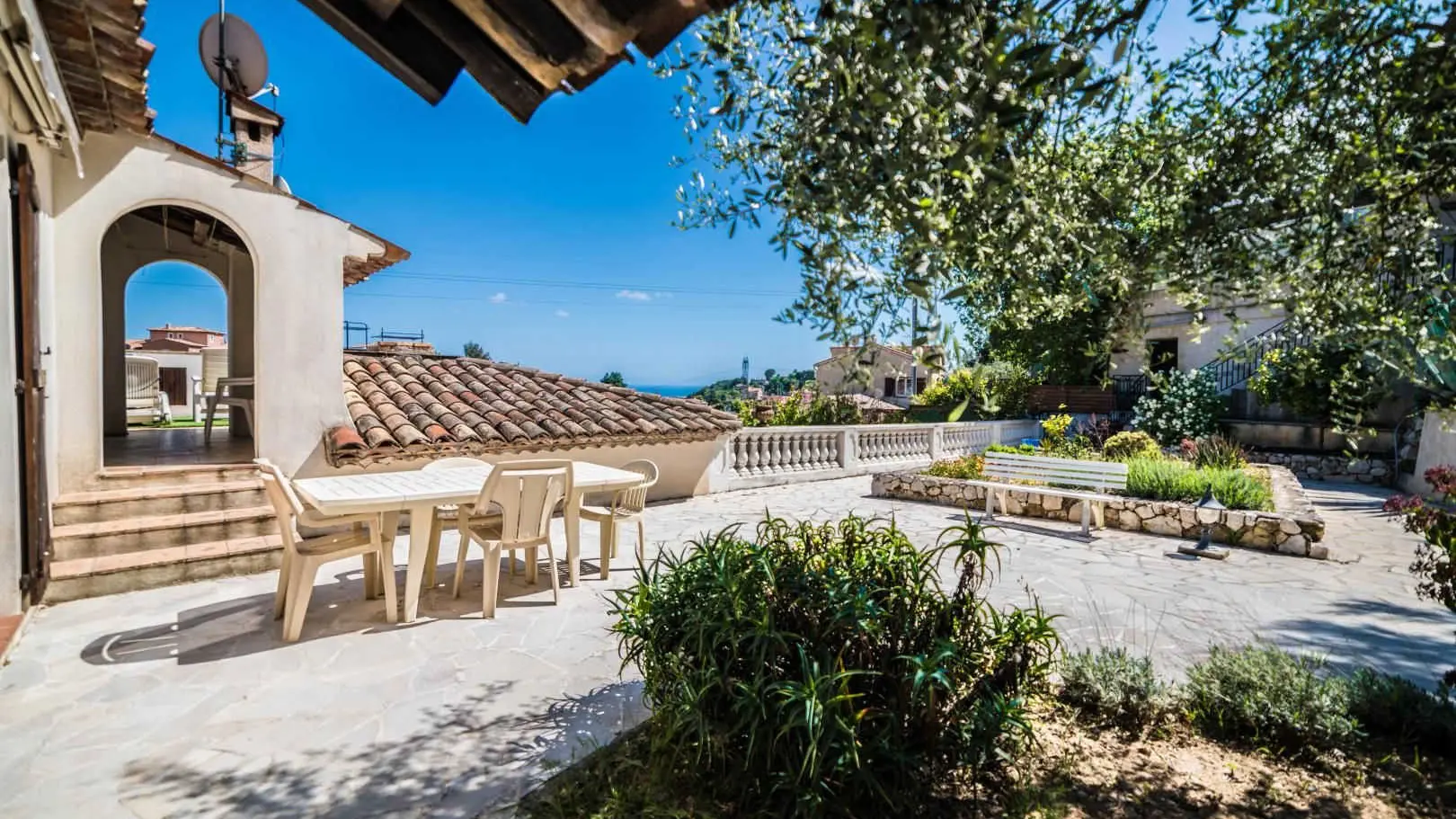 Gîte Le Clos du Noyer Renard-Extérieur-La Gaude-Gîtes de France Alpes-Maritimes