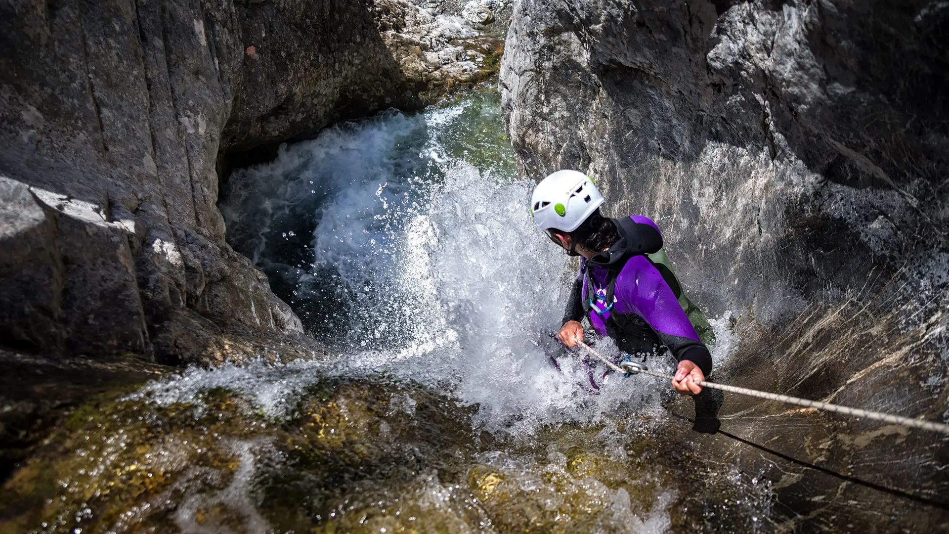 Le canyoning, une dose de fun à chaque cascade ! Ecrins Spéléo Canyon