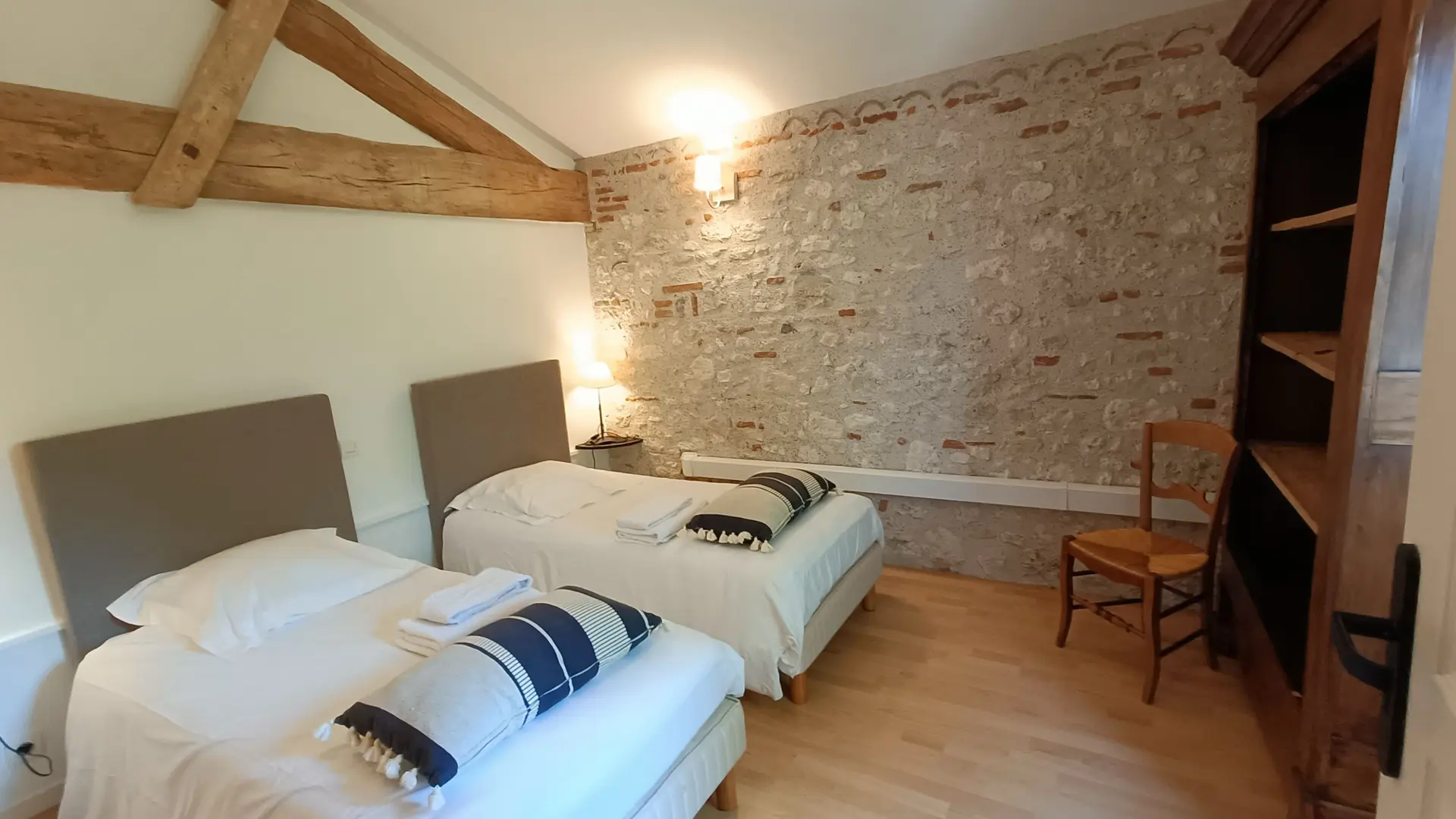 Chambre 3 avec 2 lits 90