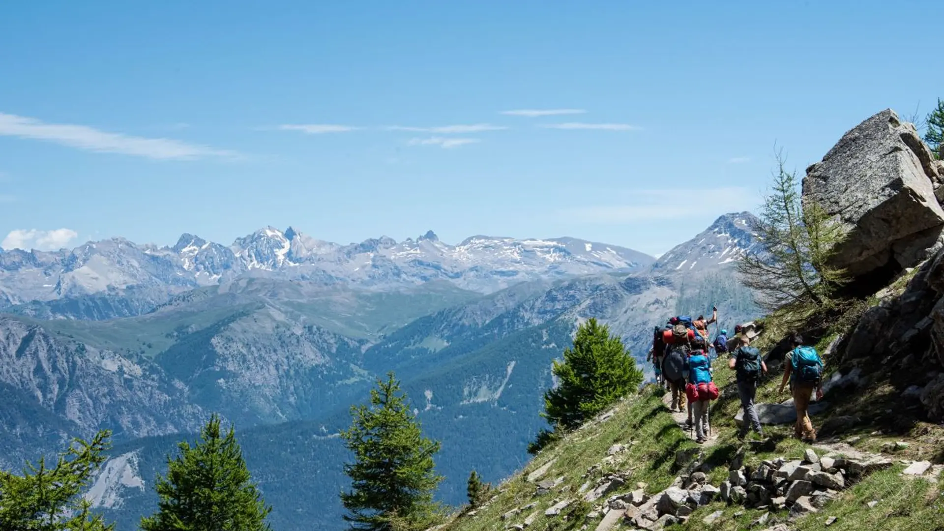 Groupe de randonneur sur le sentier du Mont Guillaume