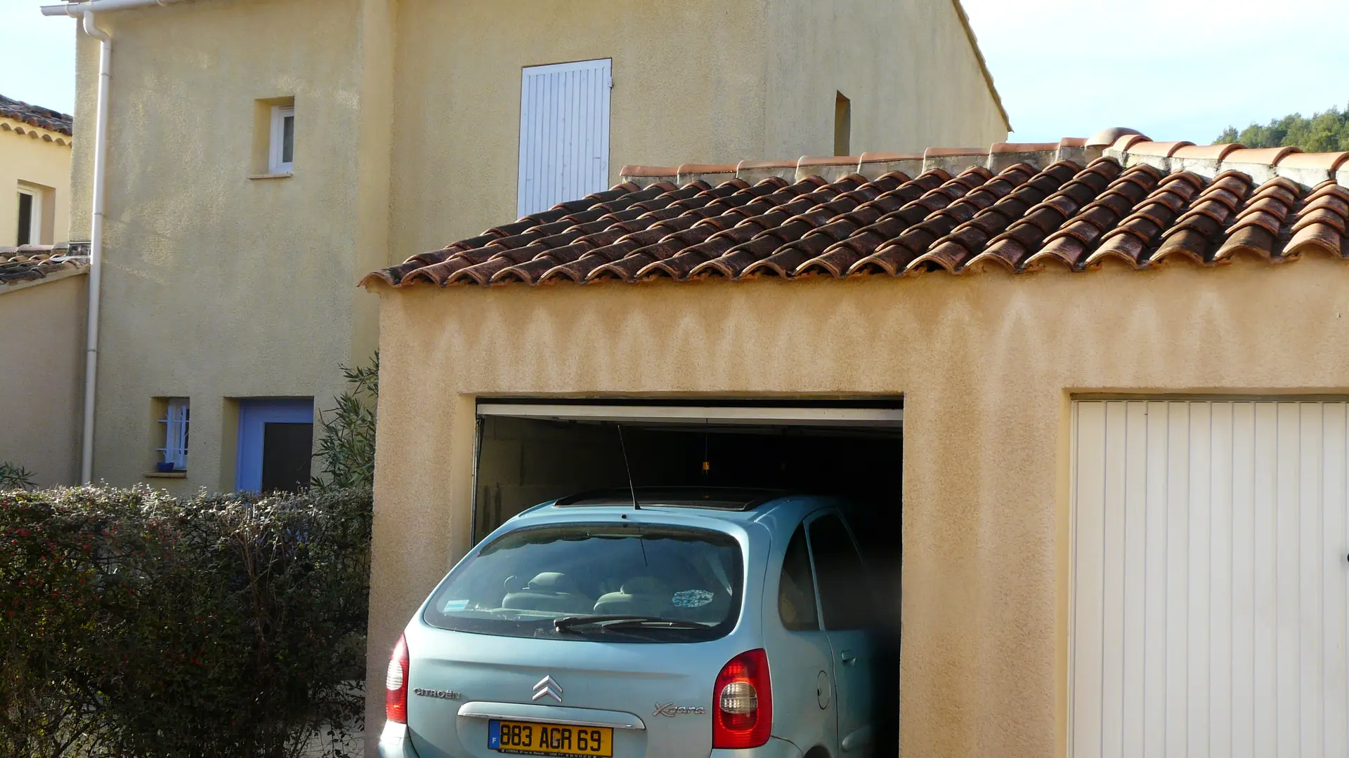 garage voiture largeur 2m hauteur 1.90m