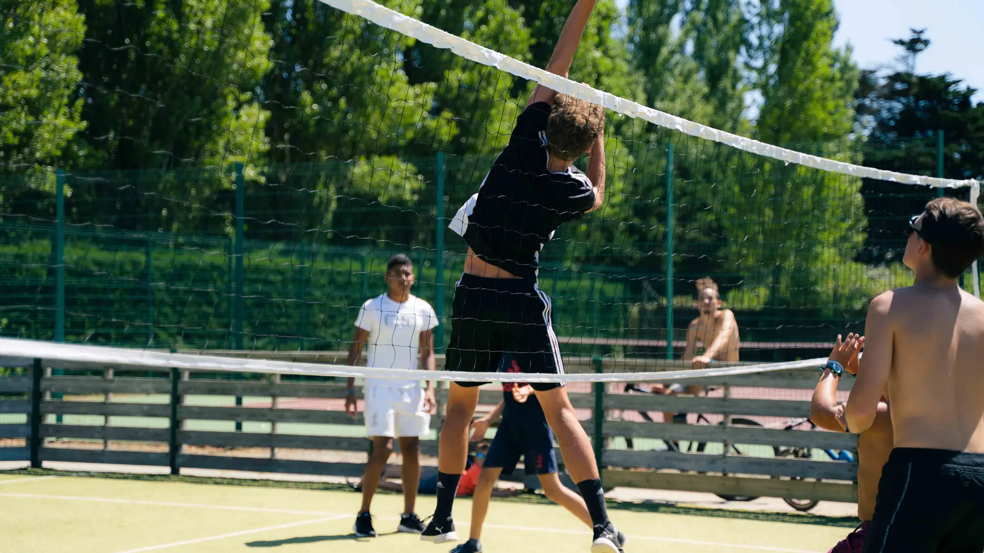 Terrain de tennis