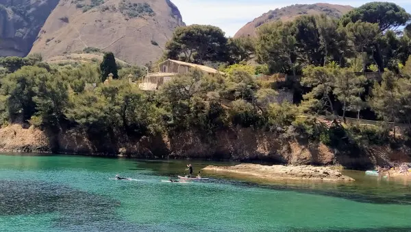 Randonnée en stand-up paddle aux Calanques de La Ciotat