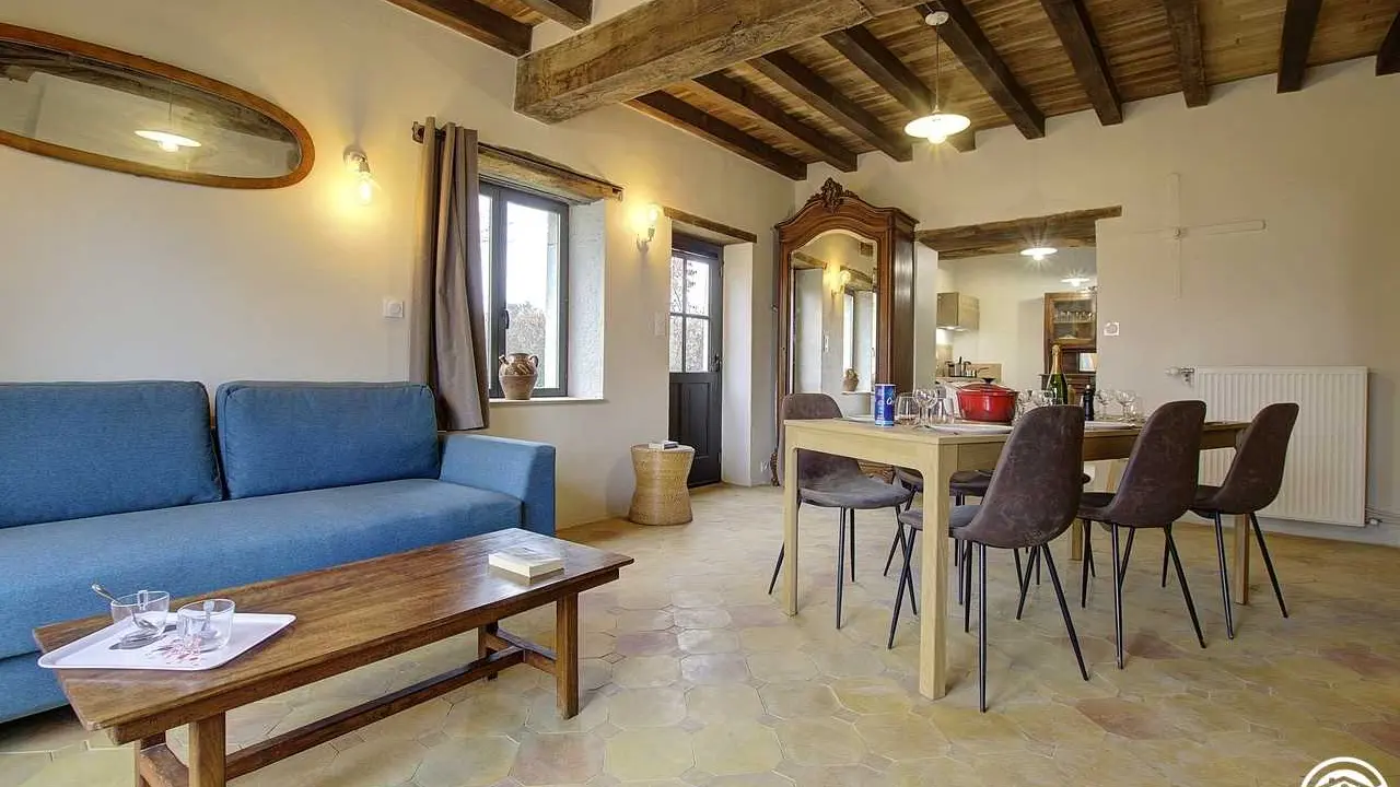 Dans le séjour: canapé convertible hyper-confortable