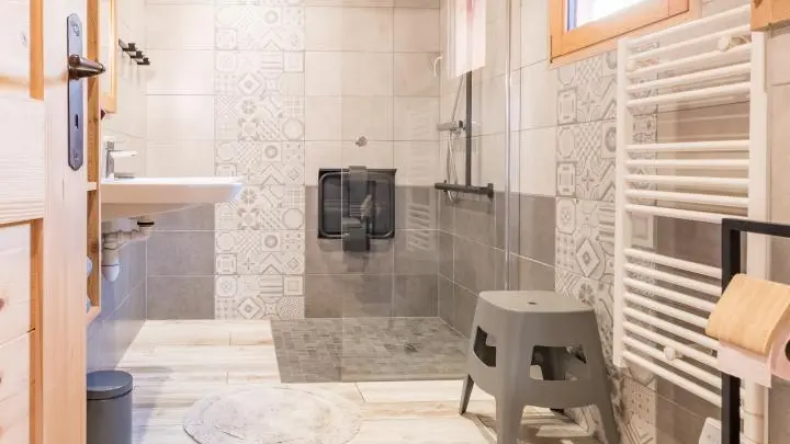 Salle d'eau et toilettes