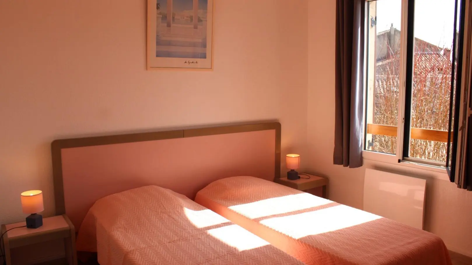 L'Escaou Très-Chambre 1 lits jumeaux-Coursegoules-Gîtes de France Alpes Maritimes