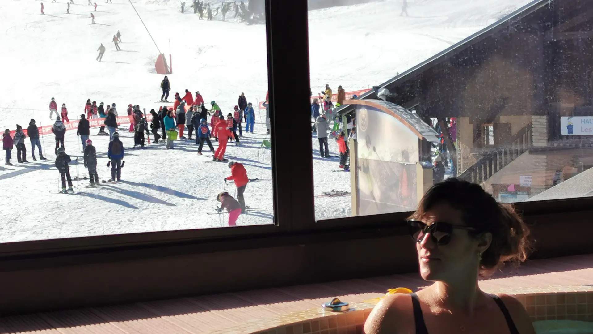 Vue sur pistes de ski