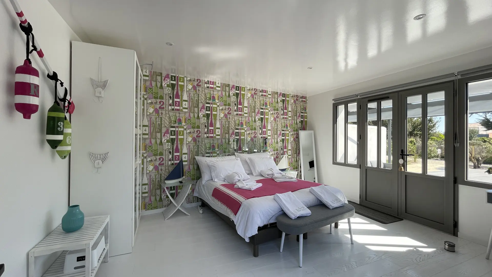 with direct access to the swimming pool