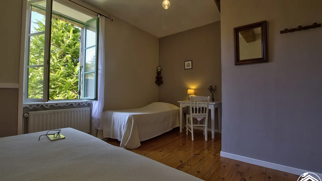 chambre Sara Moon , 3 couchages
gîte le ver à soie