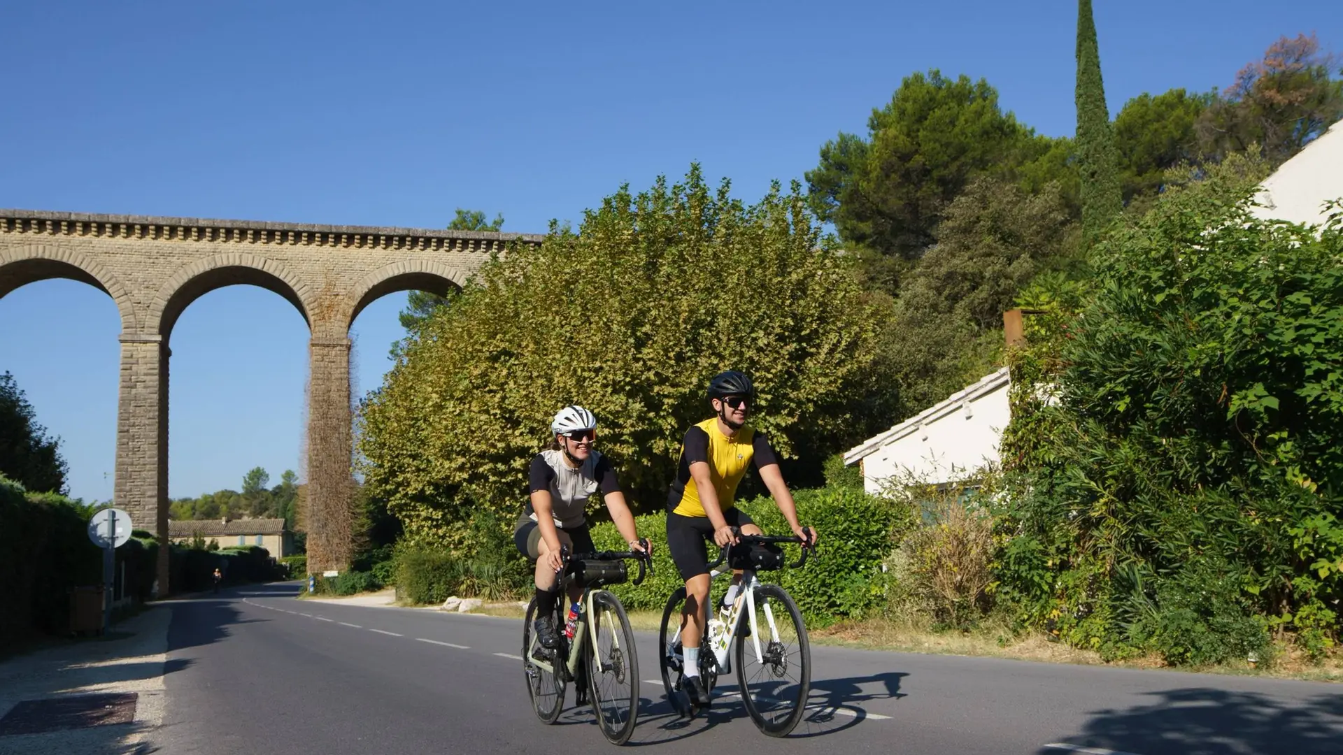 Fontaine-de-Vaucluse, viaduc du canal de Carpentras