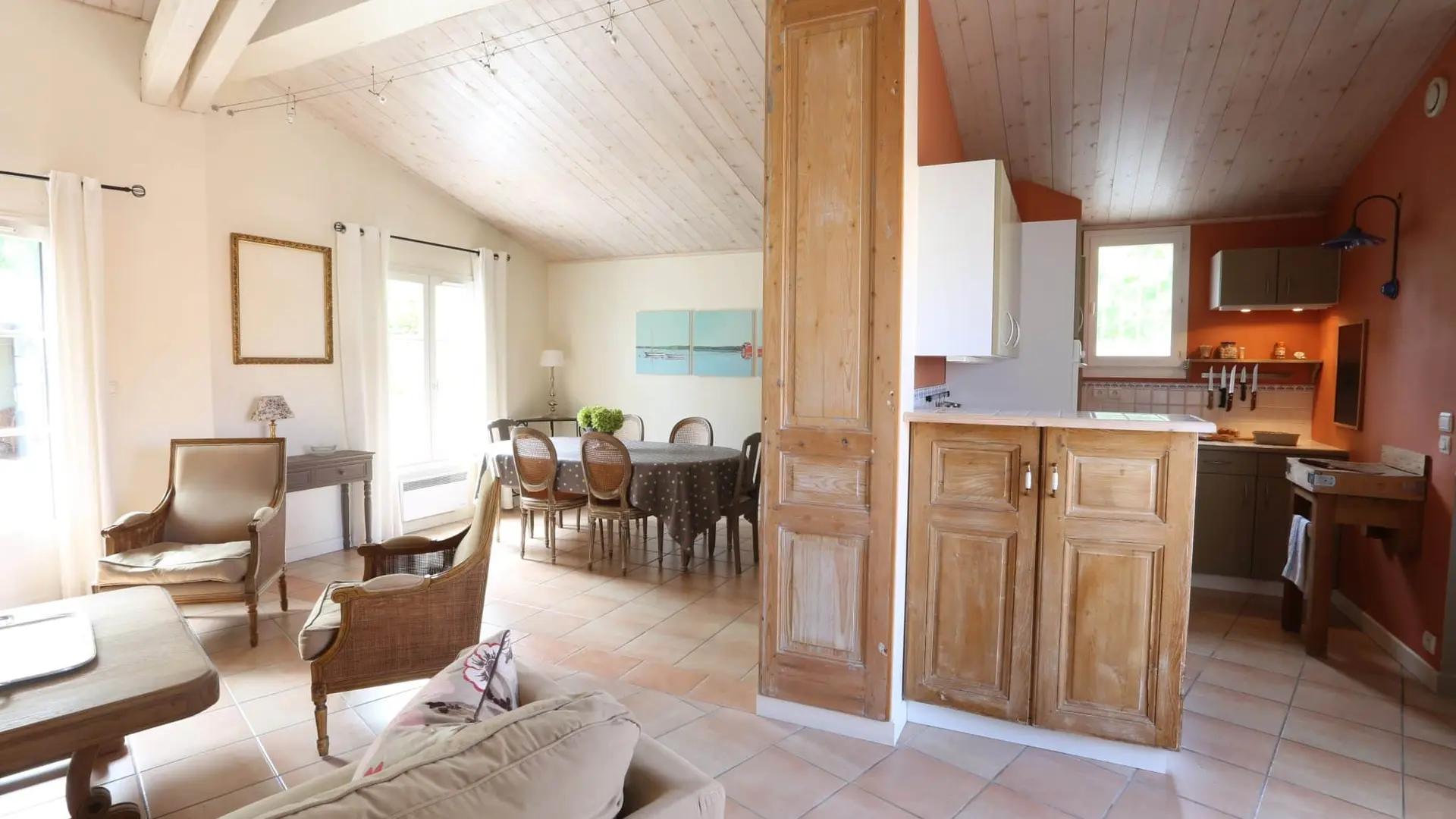 Cuisine ouverte sur salon & salle à manger