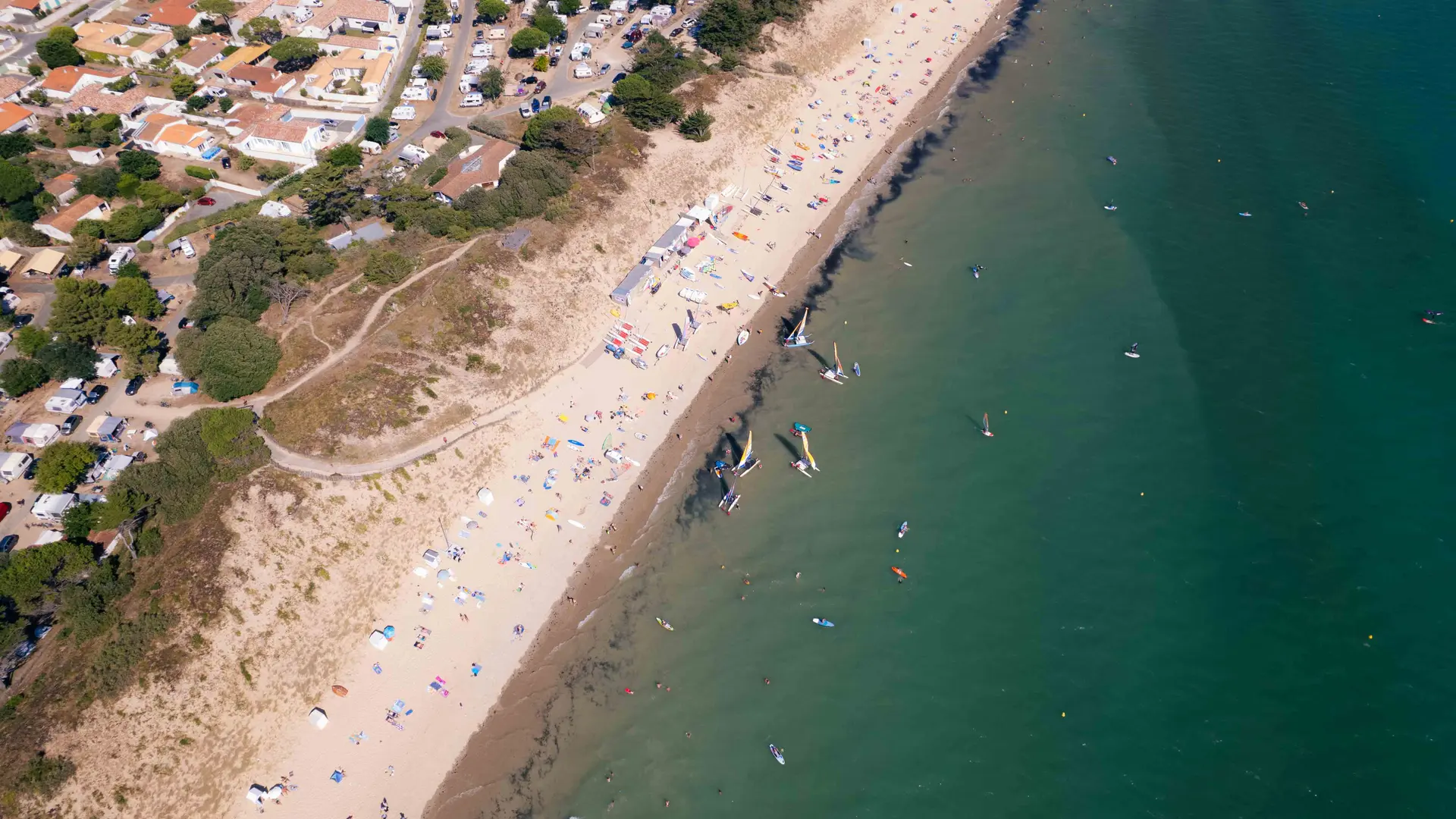 Plage vue du ciel