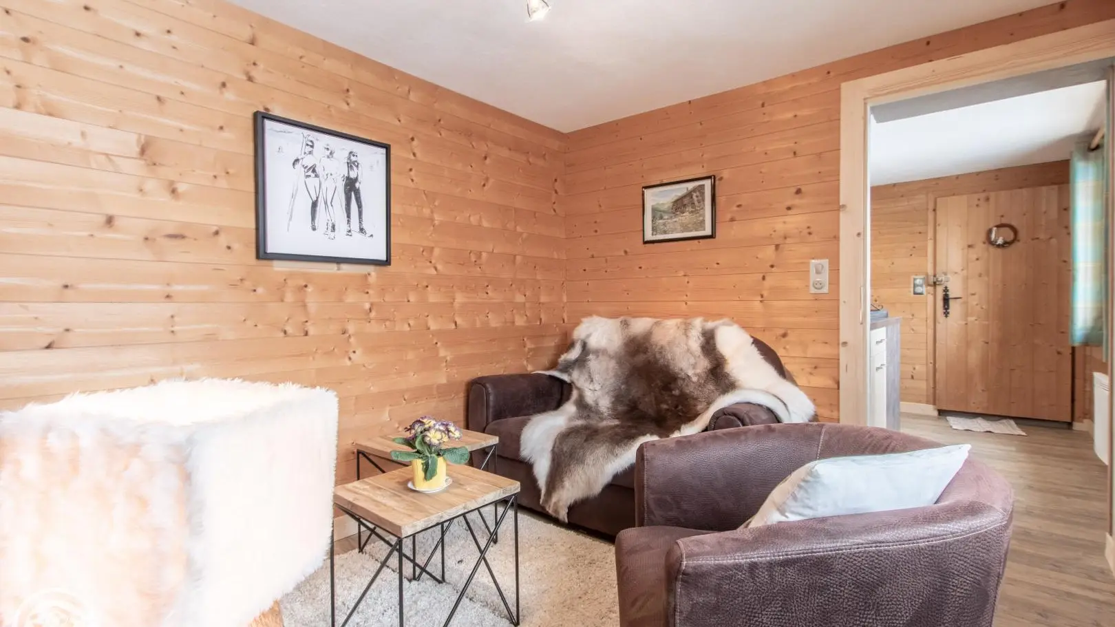 Coin séjour et accès à la cuisine