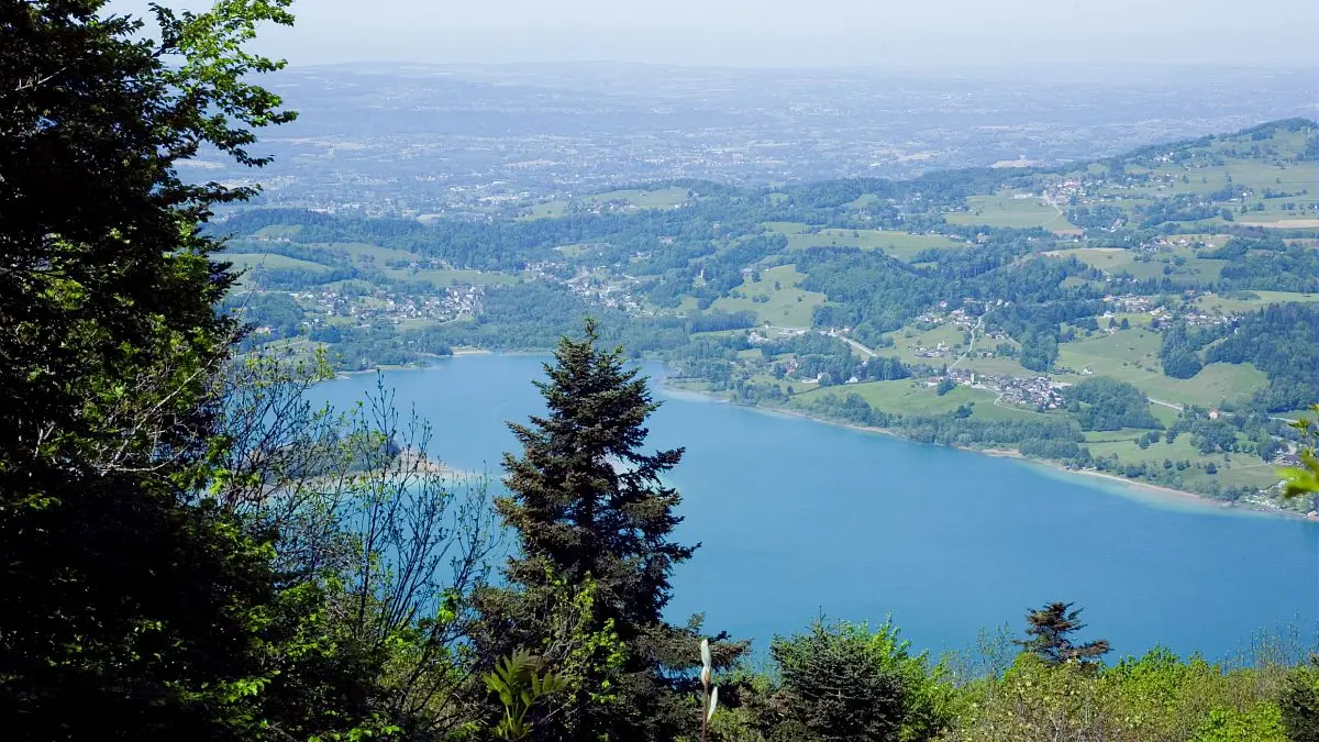 Vue sur l'avant pays après le col de l'épine