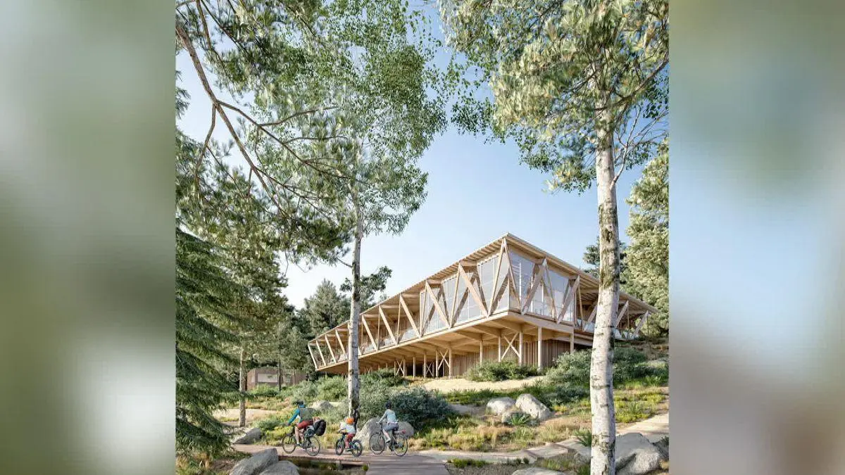 Dans l'Allier, le Montoncel, point culminant du département à 1287 m, va devenir un haut lieu de la pratique du VTT. L'ancien foyer de ski de fond va se transformer en centre sportif