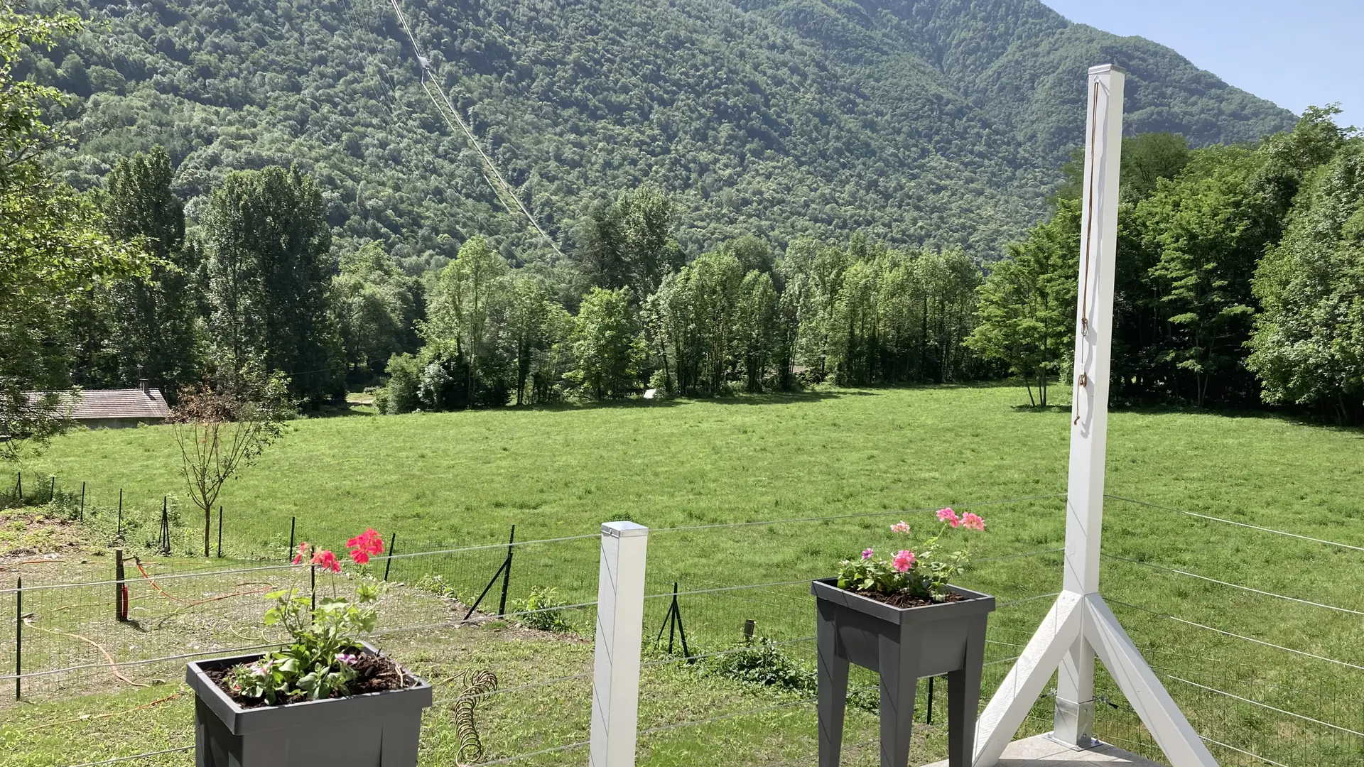 Terrasse Sud avec vue sur la montagne