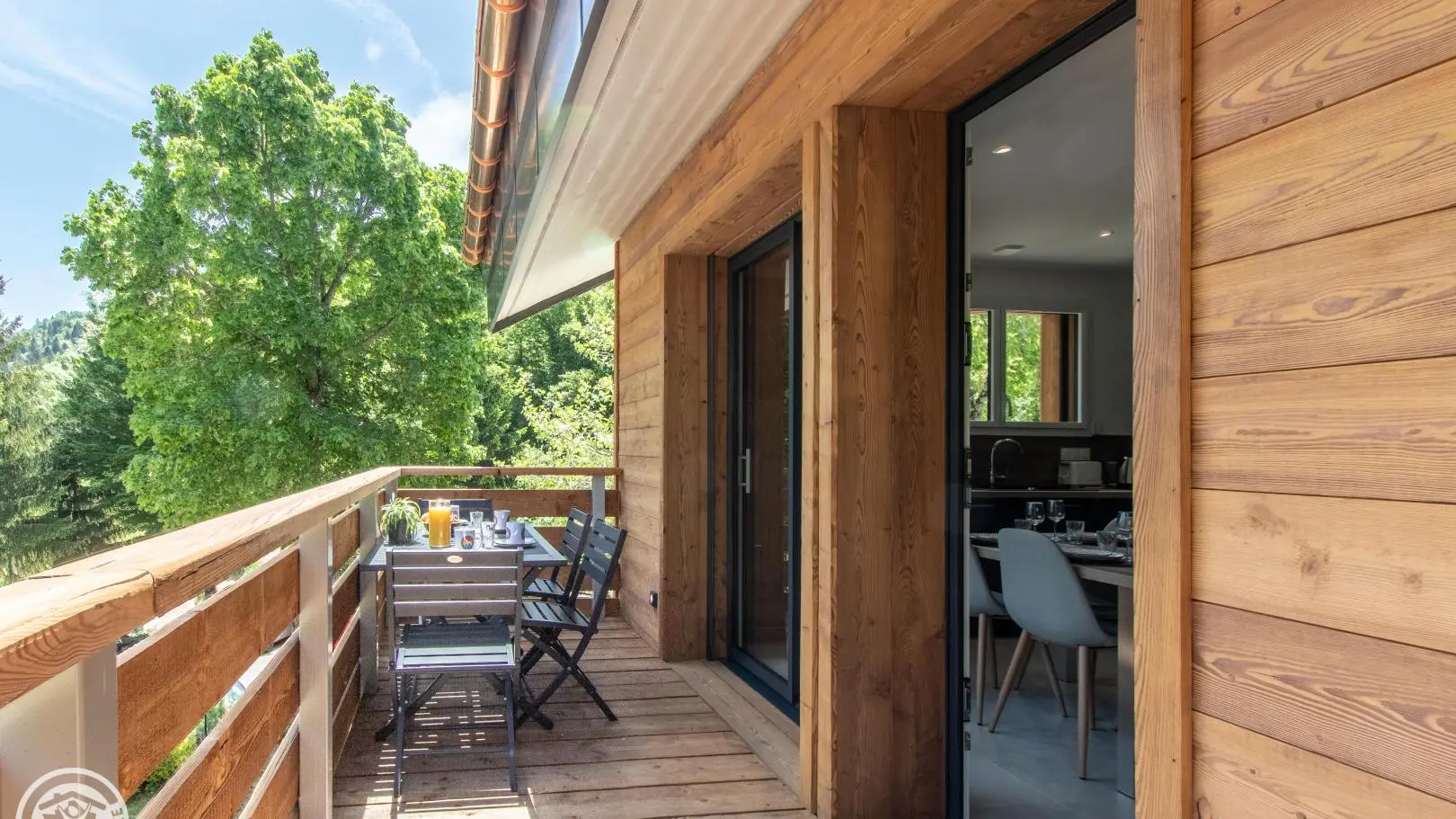 Balcon privatif et accès gîte