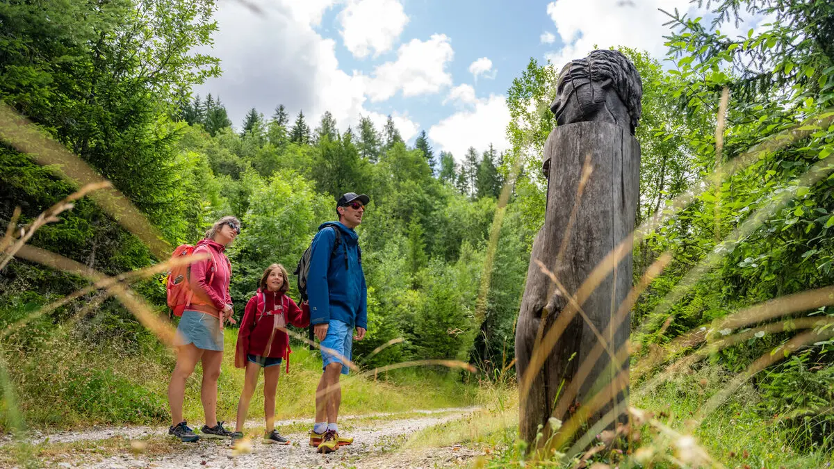 Sentier des Maitres du Mont Déserté