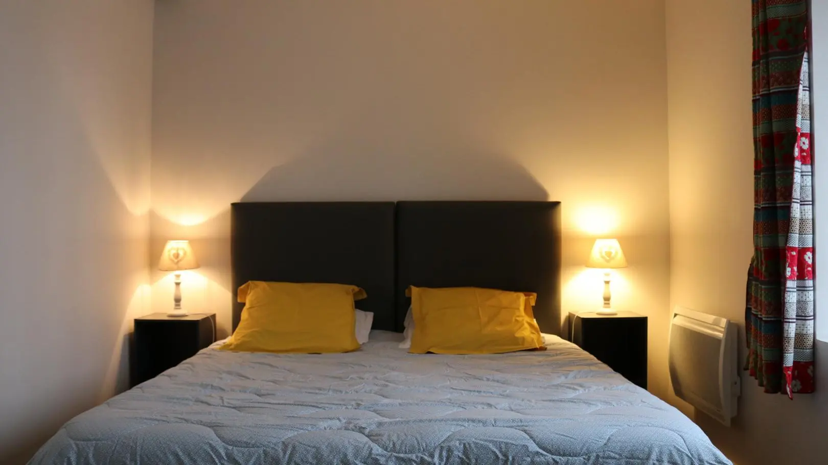 Chambre équipée de 3 lits en 90cm dont 2 modulables en 180cm