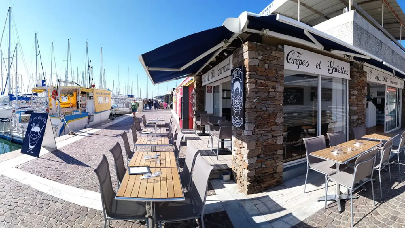 Crêperie glacier salon de thé sur le port Miramar à La Londe les Maures