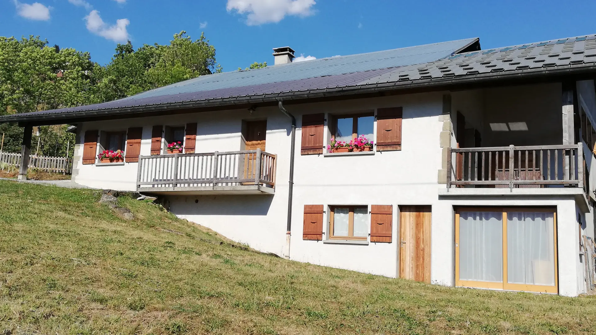 Vue sur l'entrée de la location