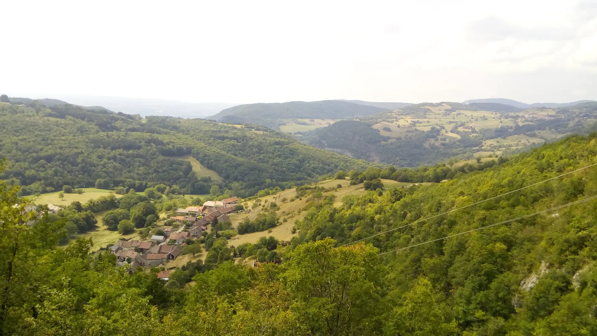 Vue sur le Bugey depuis la carrière de Cerin