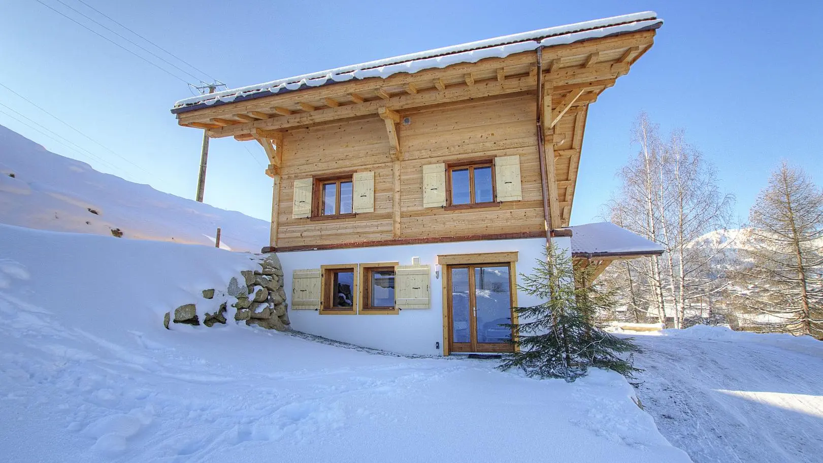Le gîte se trouve au rdc (partie blanche) - Entrée indépendante.