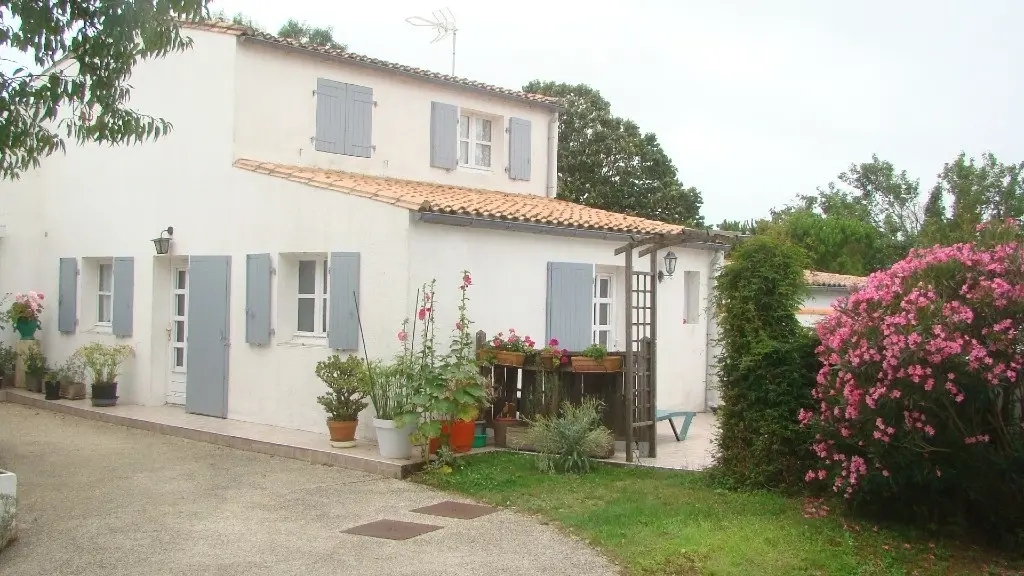 maison vue extérieur