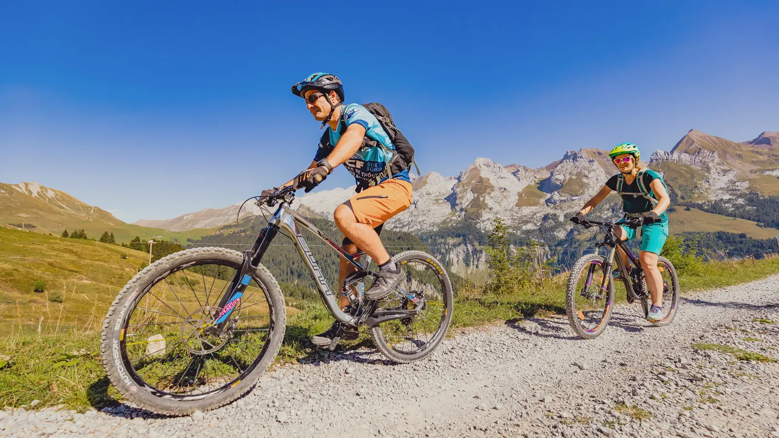 stage multi-activités montagne ados et adultes au Grand-Bornand
