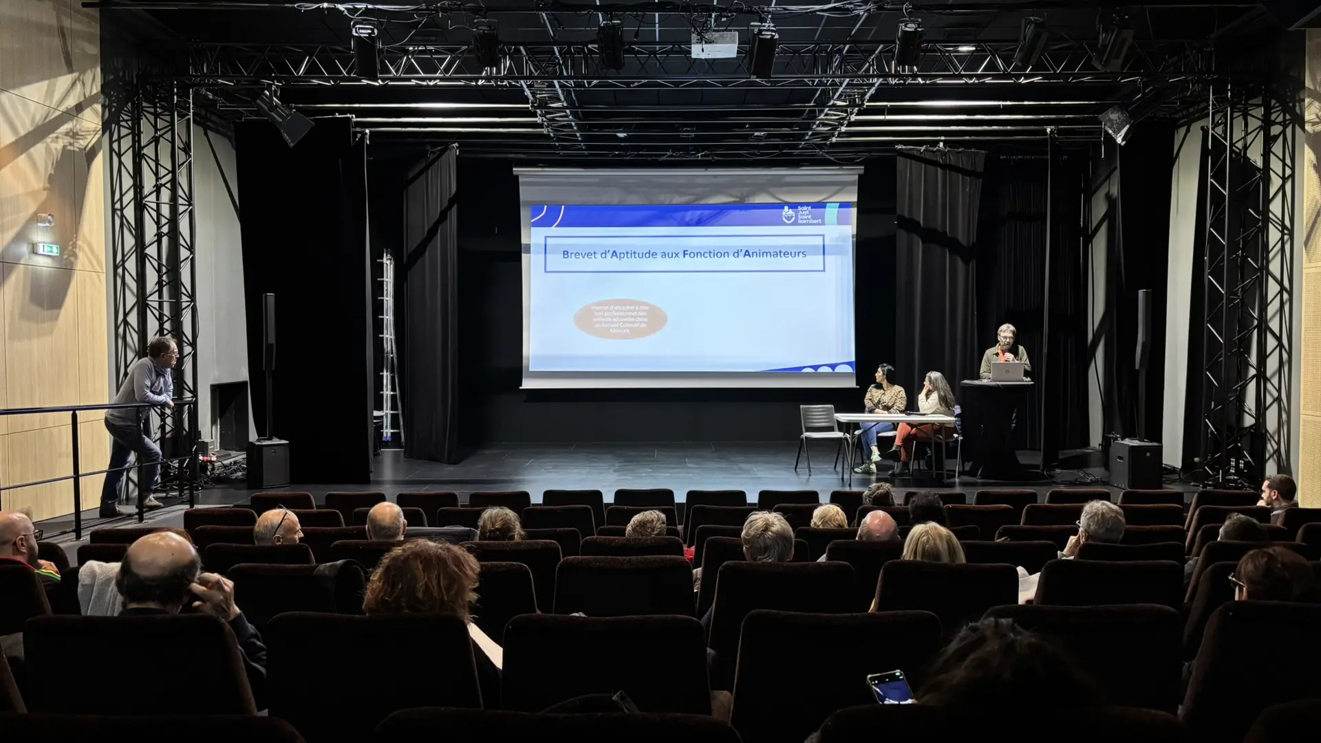 Les Bateliers - 92 places