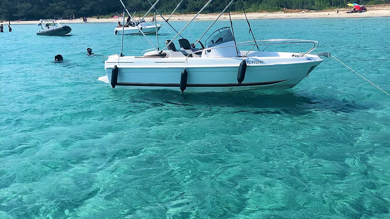 Location de bateaux sans permis à La Londe les Maures