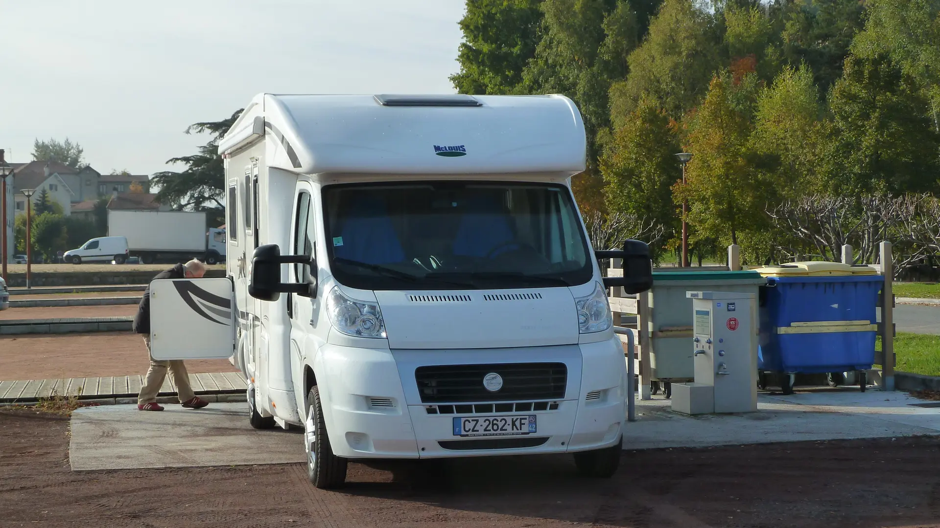 Aire de services et de stationnement camping-car - St-Bonnet-le-Château