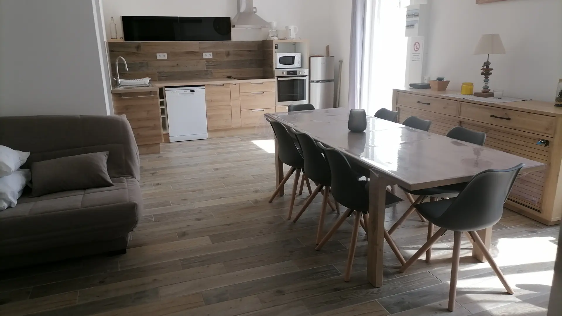 Kitchen, dining room