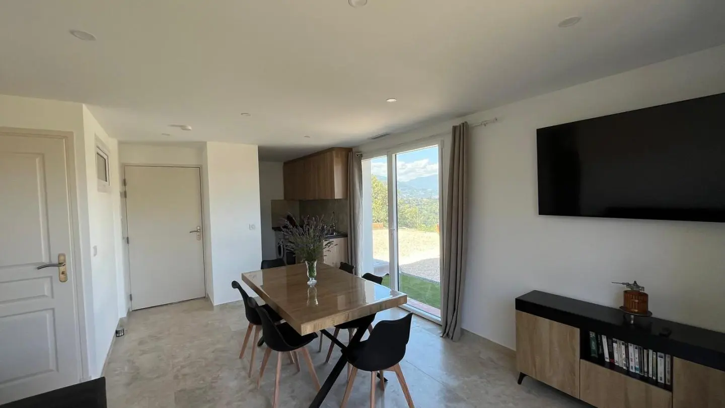 Gîte Le Mercantour-Séjour-Espace repas-Gîtes de France Alpes-Maritimes