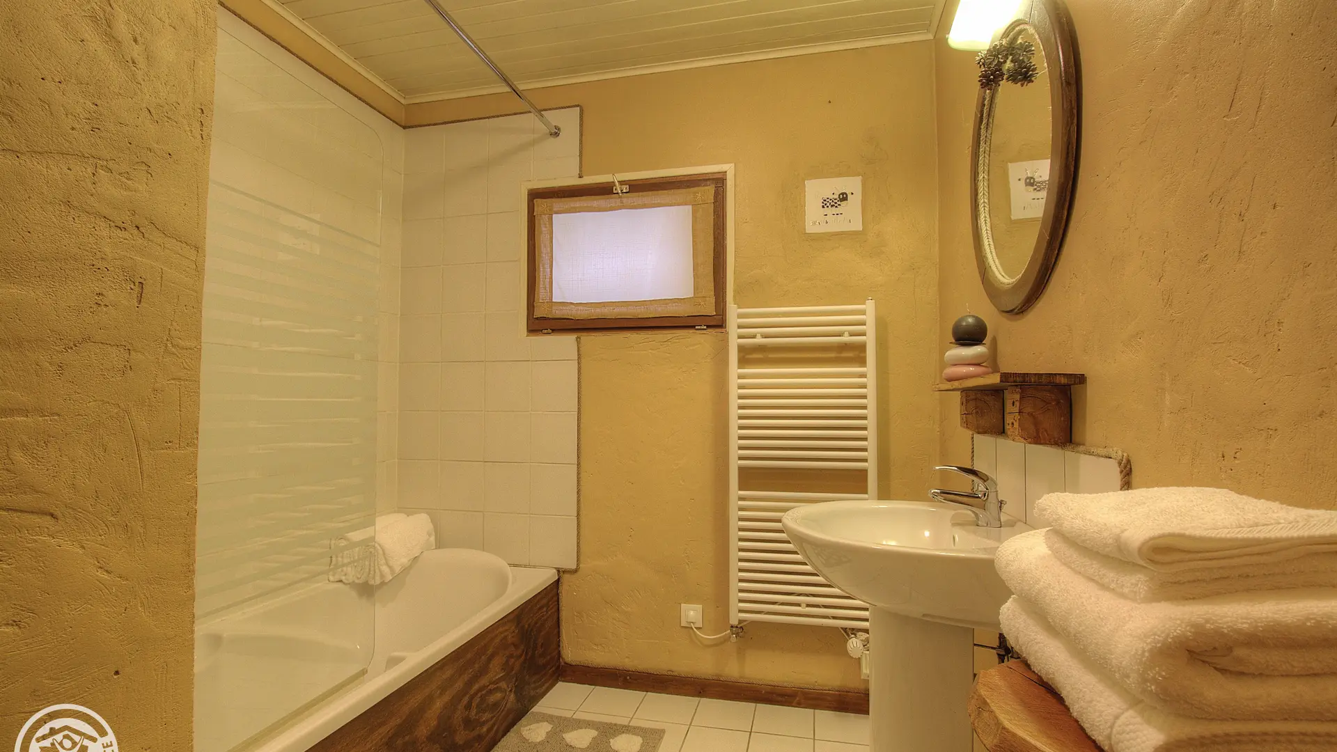 Salle de bain ch. Jardin - Chalet Marlyne - Thônes, Haute-Savoie