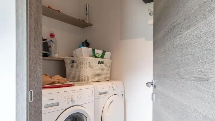 Accès buanderie depuis la cuisine